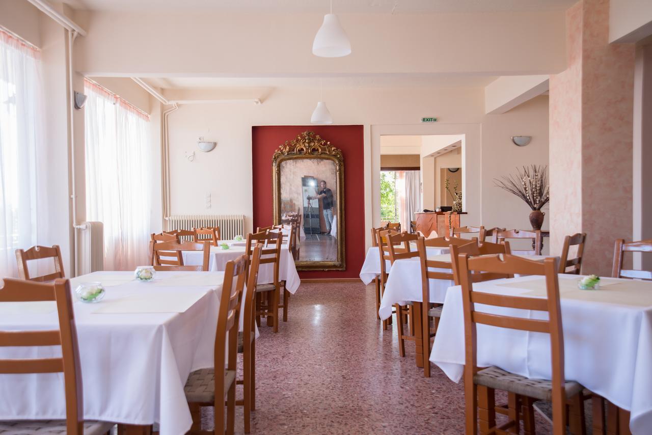 Hotel Milton Mavrovoúnion Екстериор снимка