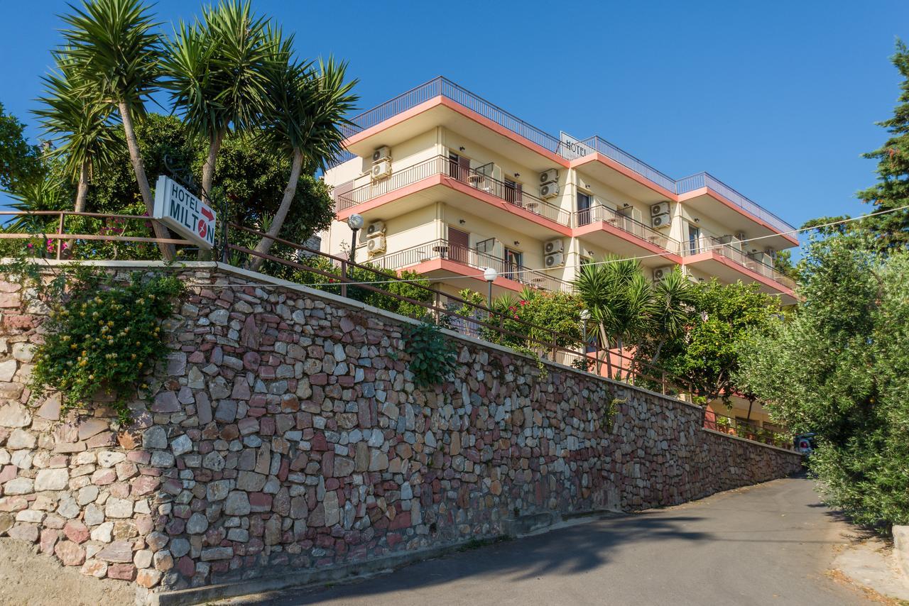 Hotel Milton Mavrovoúnion Екстериор снимка