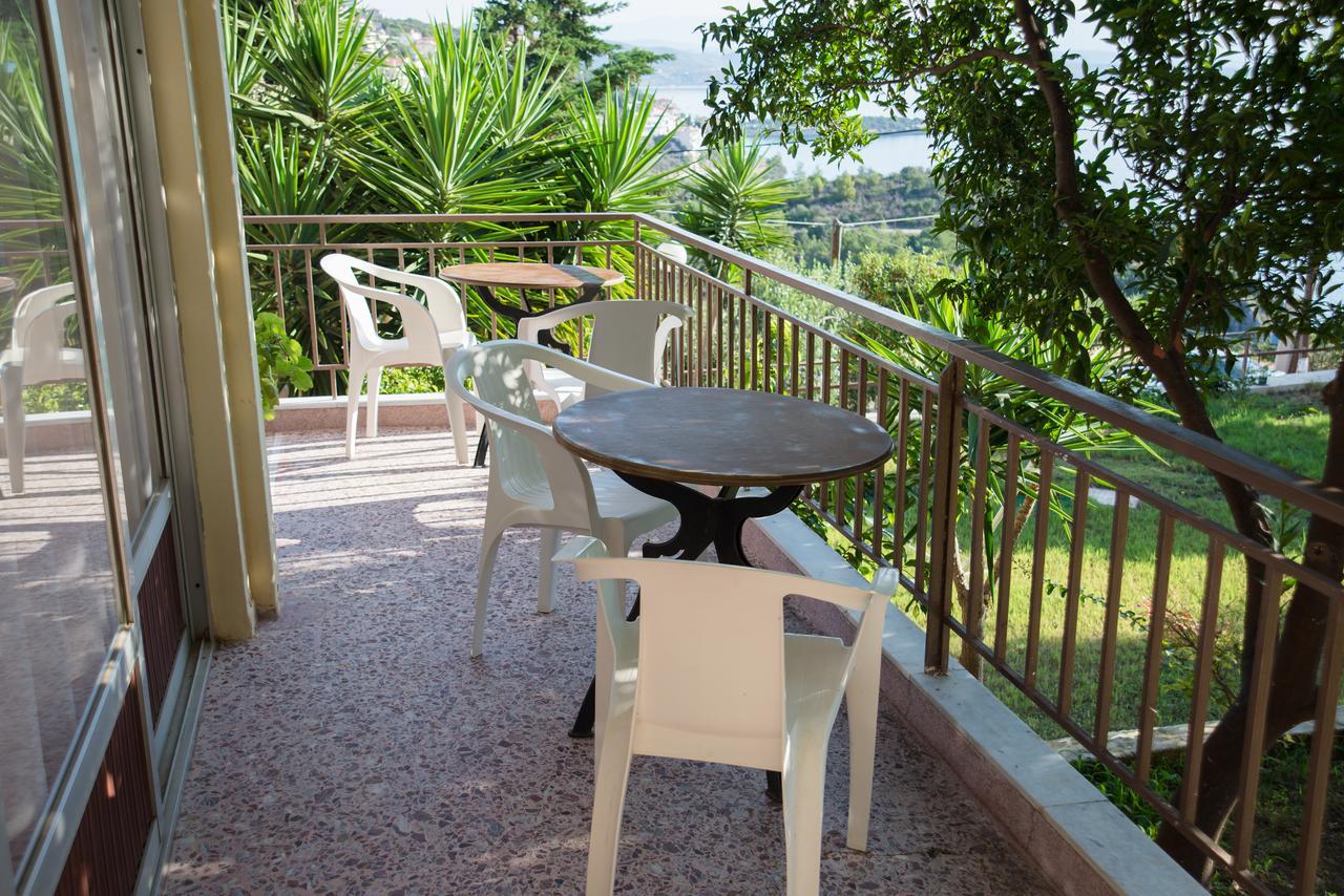 Hotel Milton Mavrovoúnion Екстериор снимка