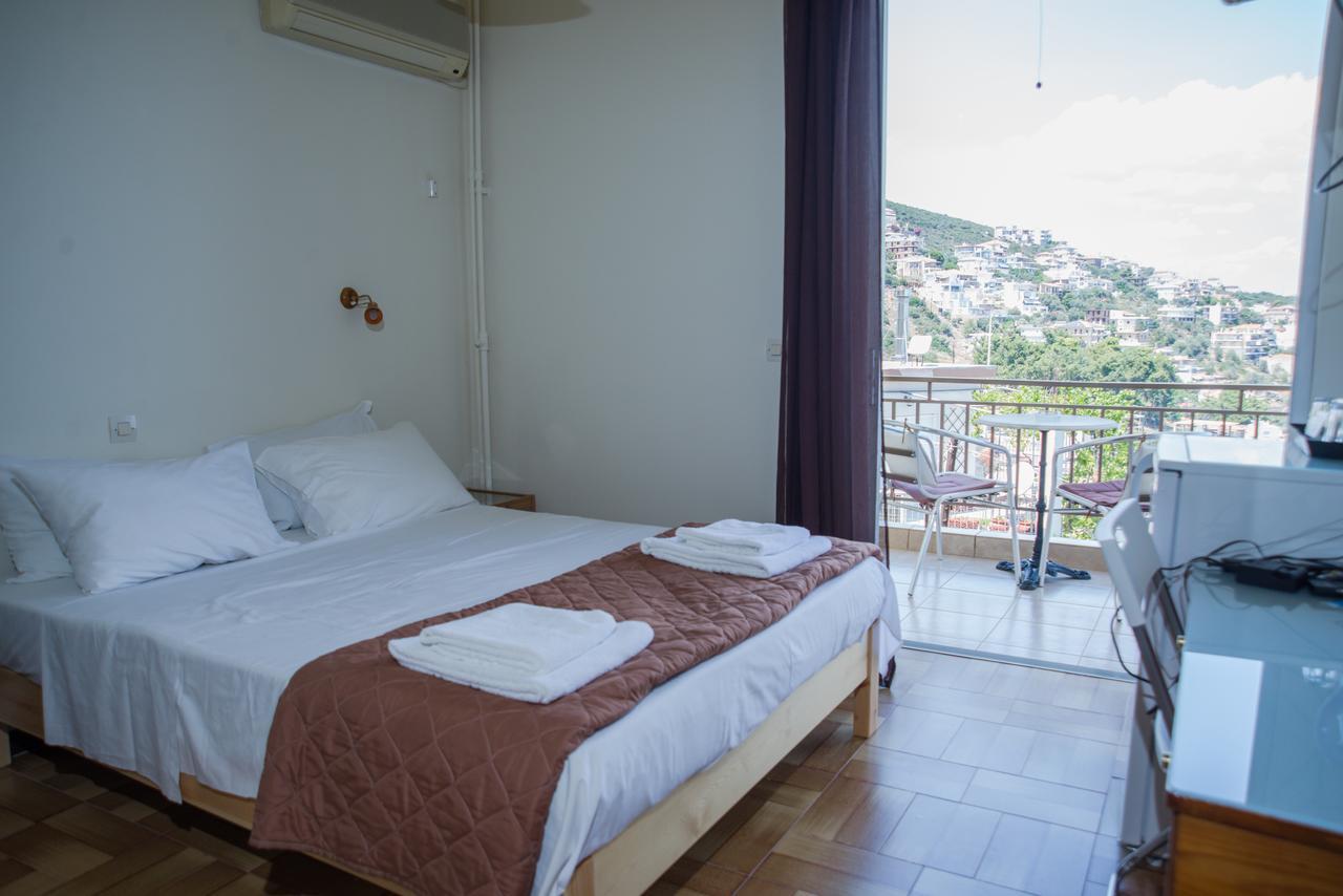 Hotel Milton Mavrovoúnion Екстериор снимка