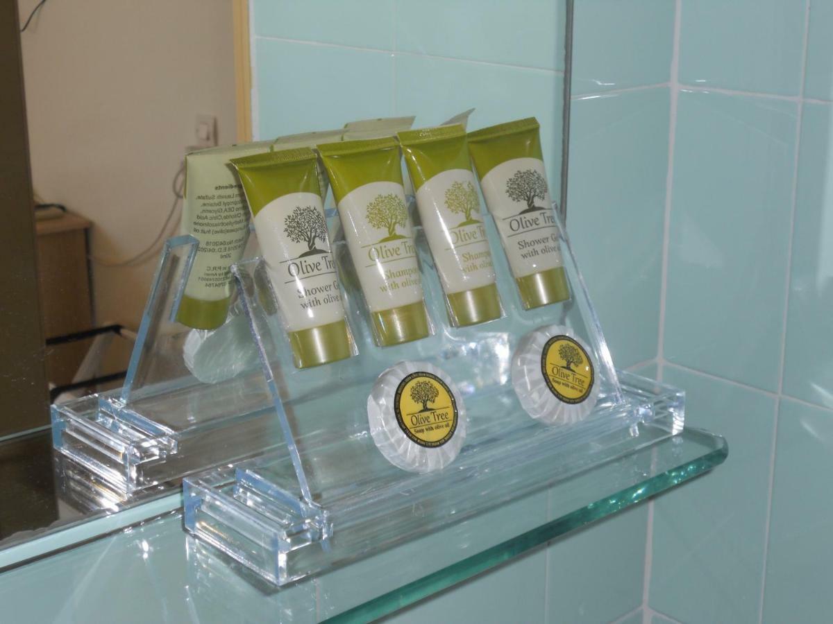 Hotel Milton Mavrovoúnion Екстериор снимка